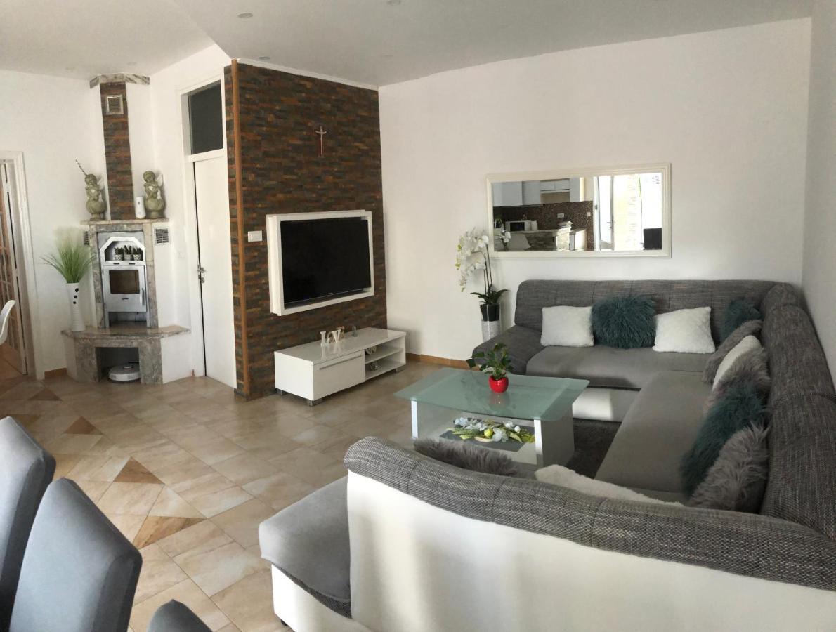 Apartments Ljube 마카르스카 외부 사진
