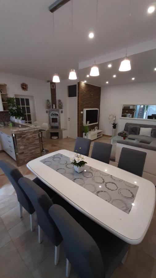 Apartments Ljube 마카르스카 외부 사진