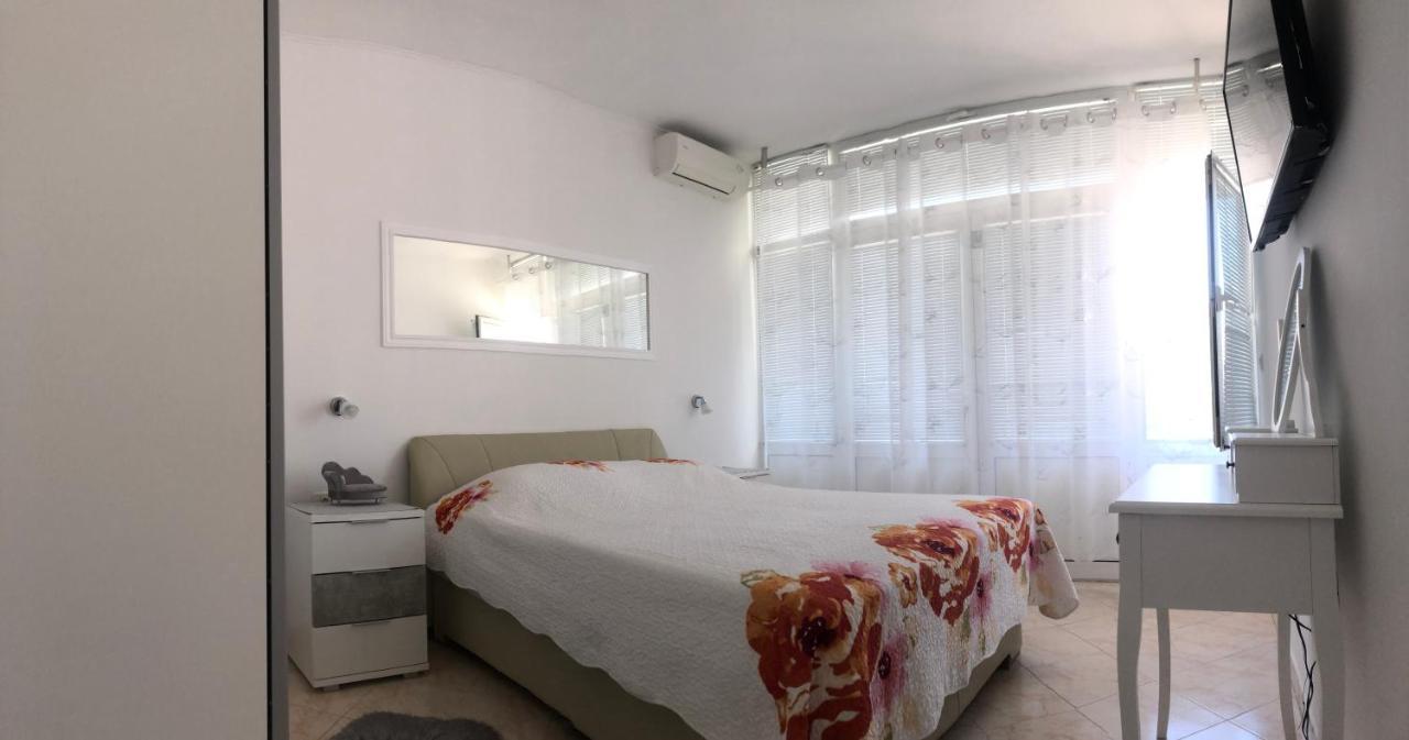 Apartments Ljube 마카르스카 외부 사진